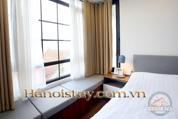 Cần cho thuê gấp căn hộ dịch vụ 2 phòng ngủ phố Đặng Thai Mai, gần phủ Tây Hồ 10
