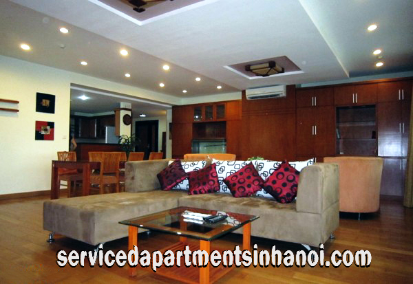 Cho thuê căn hộ chung cư đầy đủ nội thất và có ban công tại tòa E1, Ciputra