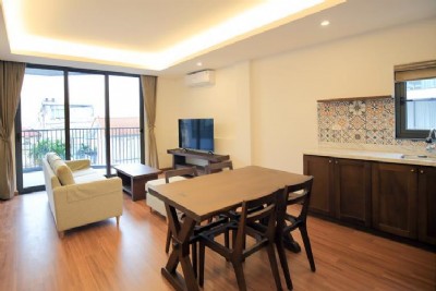 Cho thuê căn hộ Quảng Khánh, Tây hồ: nội thất hiện đại, có dịch vụ, không gian yên tĩnh thanh bình